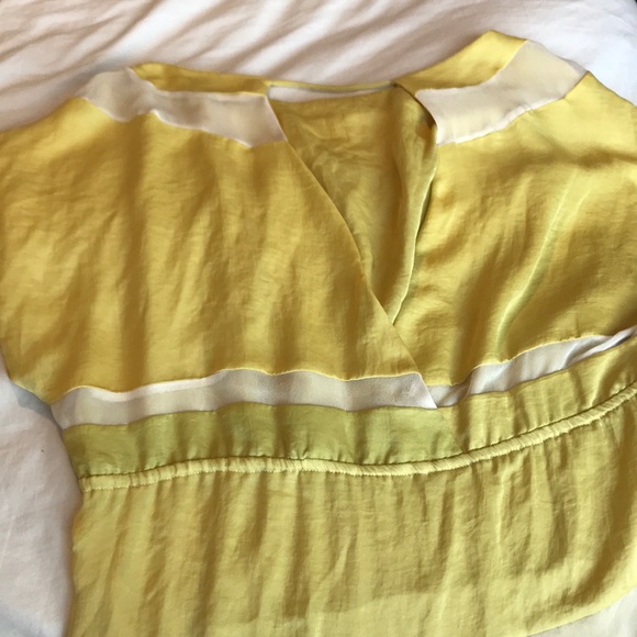 Yellow dress - Picture 4 of 4